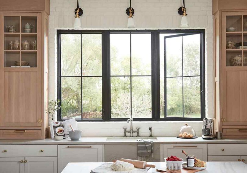 What is Double Hung Windows: The Versatility and Efficiency